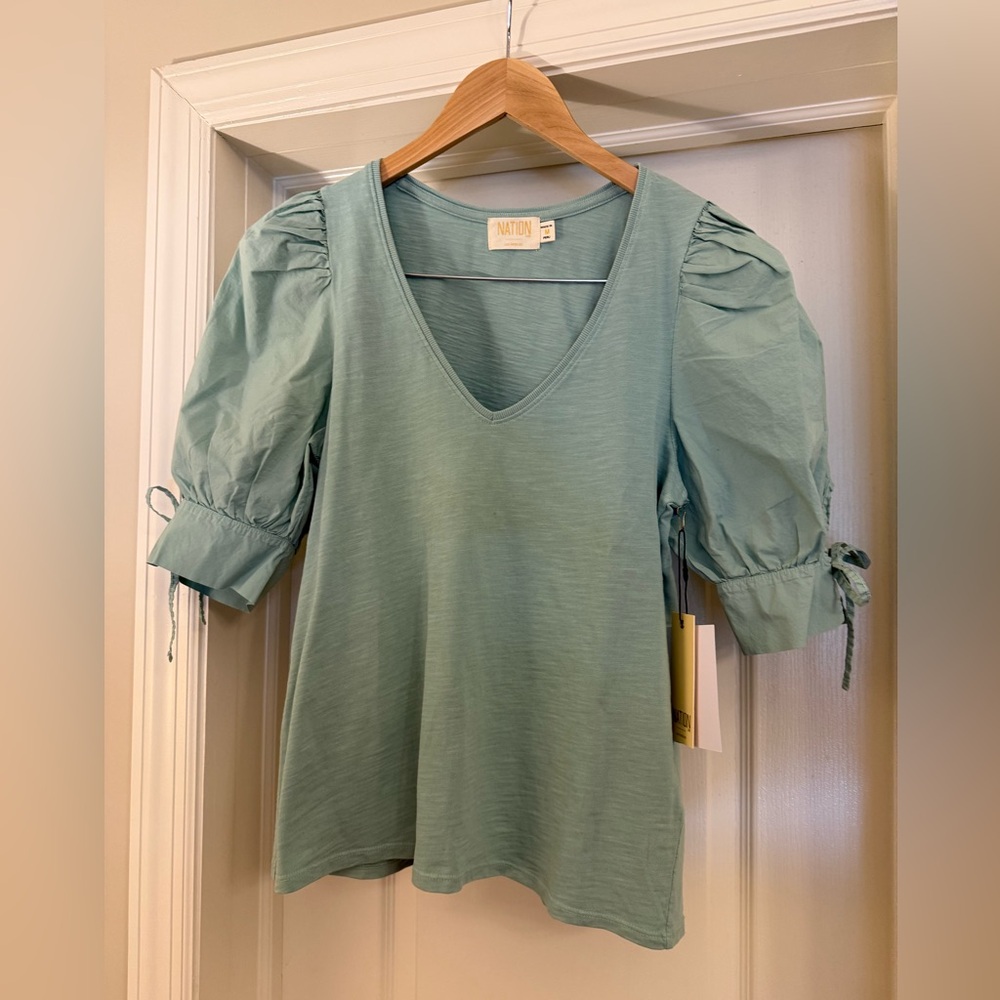 NWT Mint Green Puff-Sleeve V-Neck Top